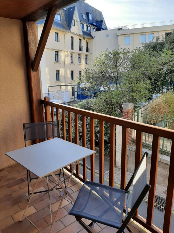 Apartamento Le Petit Michelet Granville Exterior foto
